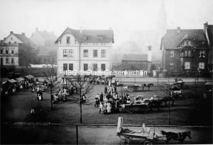 Markttag auf dem Marktplatz in Resse 1909 // FS I 03440 ISG © Stadt Gelsenkirchen